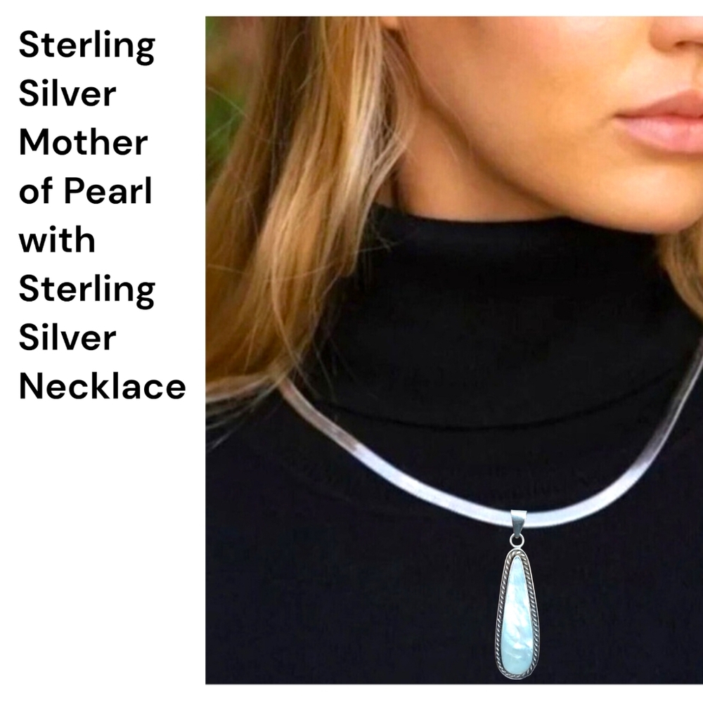 Sterling Silver Pendant & Necklace EXCELLENT CONDITION